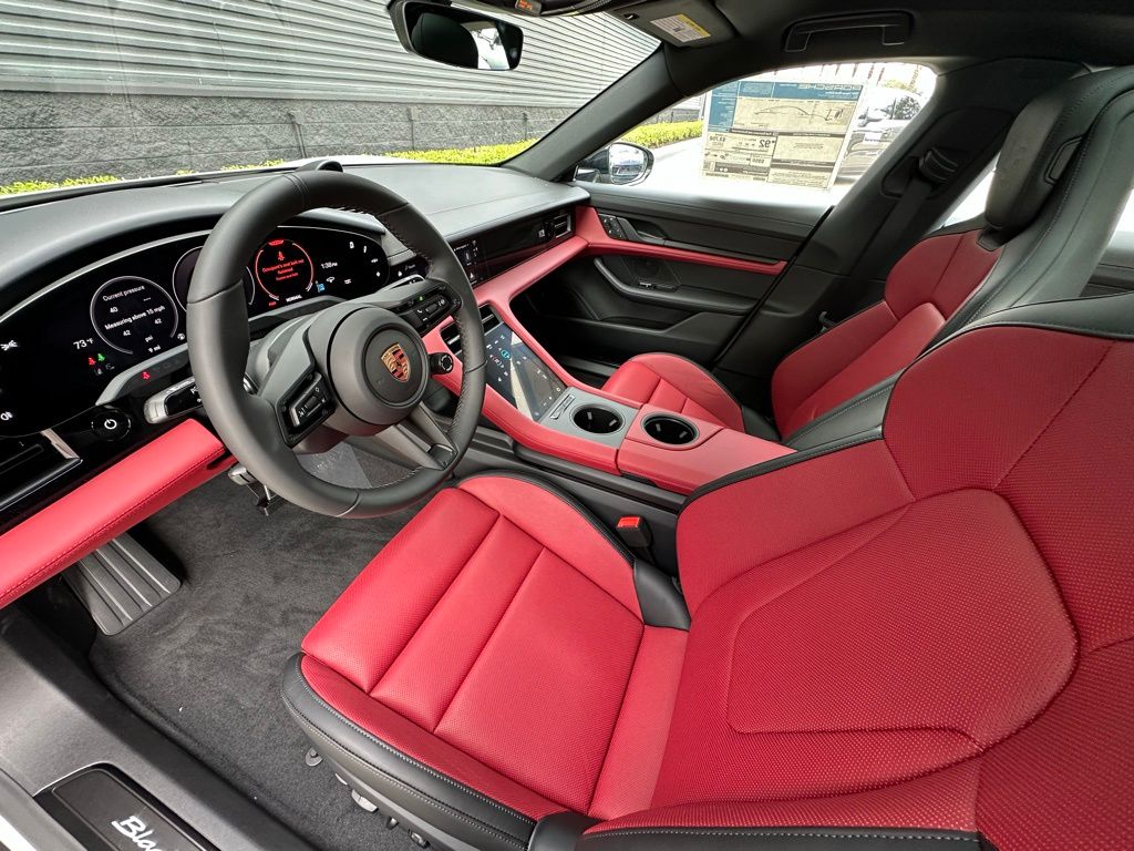 صورة 4 لـ 2026 Porsche TAYCAN BASE