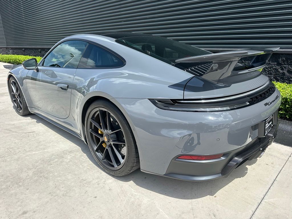 2026 Porsche 911 CARRERA 4 GTS 照片 3