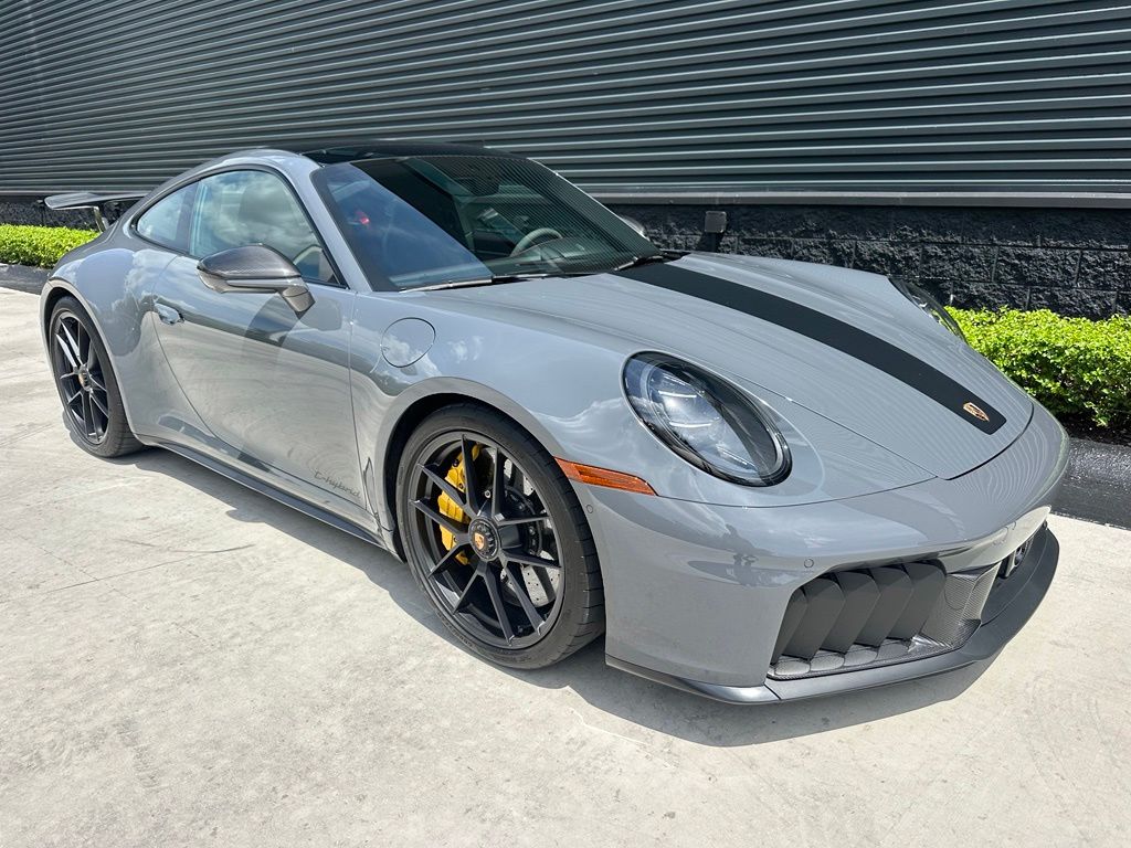 2026 Porsche 911 CARRERA 4 GTS — миниатюра 12