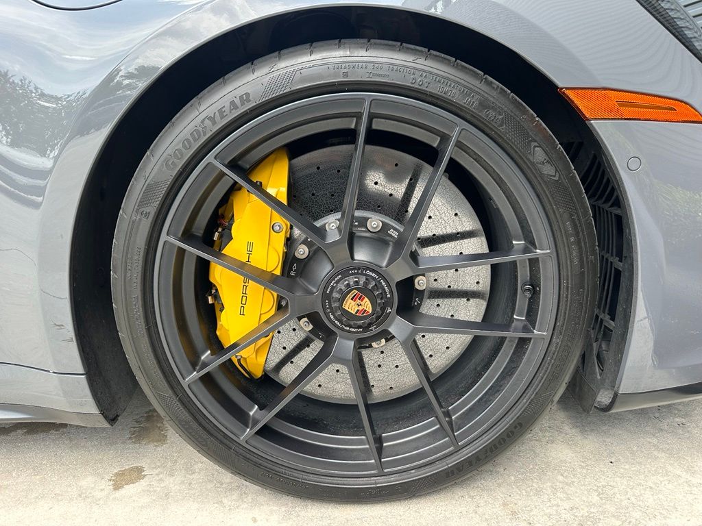 2026 Porsche 911 CARRERA 4 GTS — миниатюра 15