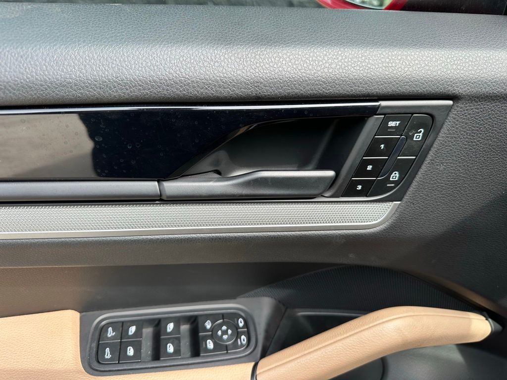 صورة مصغرة 18 لـ 2025 Porsche CAYENNE S