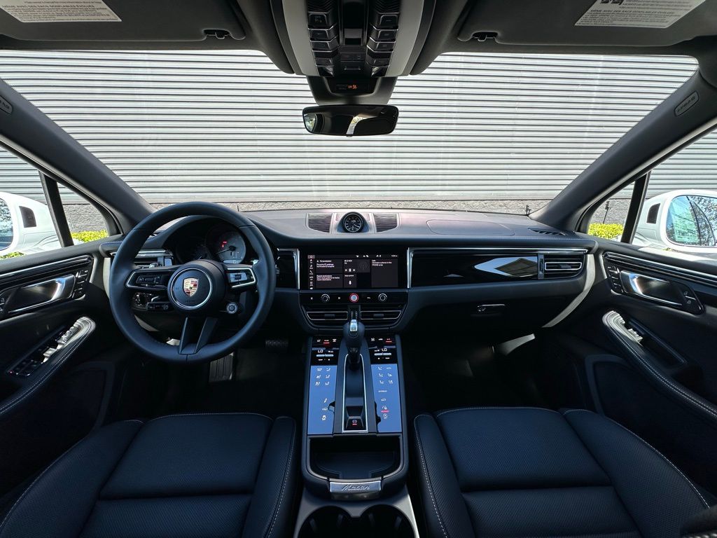 صورة 6 لـ 2026 Porsche MACAN S