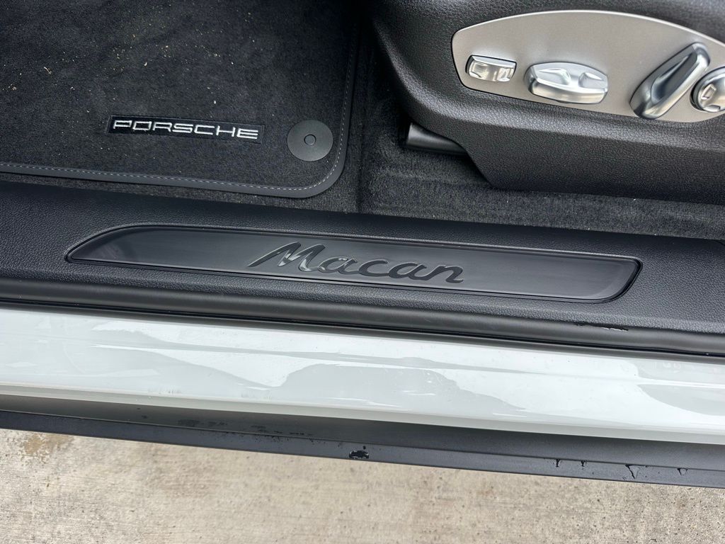 2026 Porsche MACAN — миниатюра 22