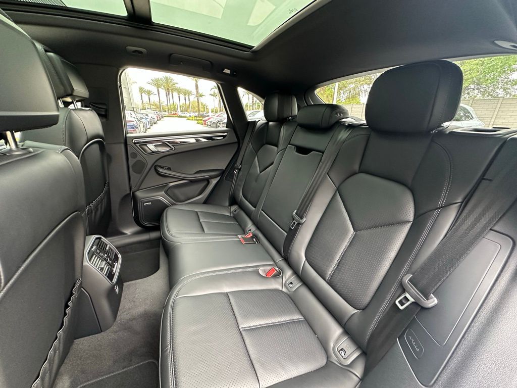 2026 Porsche MACAN — миниатюра 36