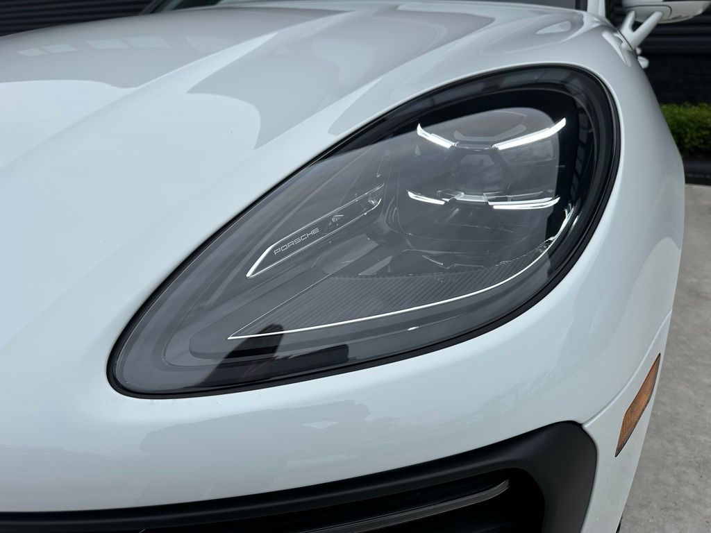 2026 Porsche MACAN — миниатюра 13