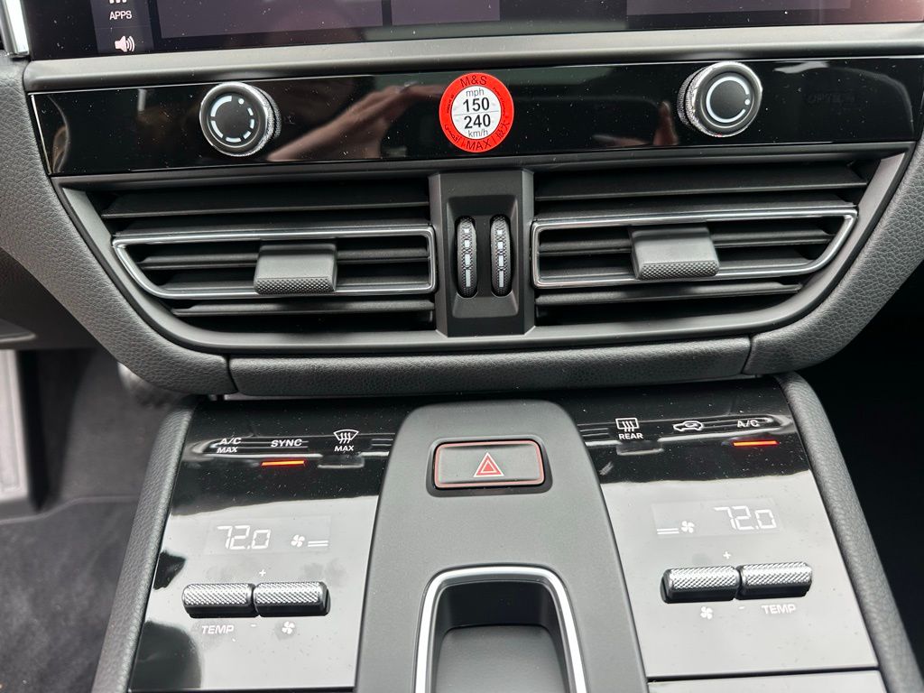 2026 Porsche MACAN — миниатюра 24