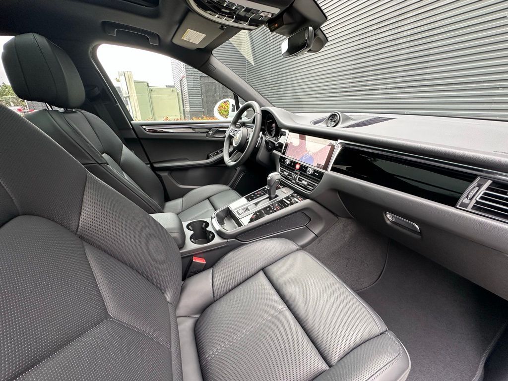 2026 Porsche MACAN — миниатюра 38