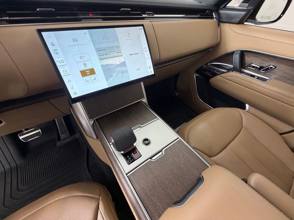 2024 LAND Rover RANGE ROVER P400 SE — миниатюра 28