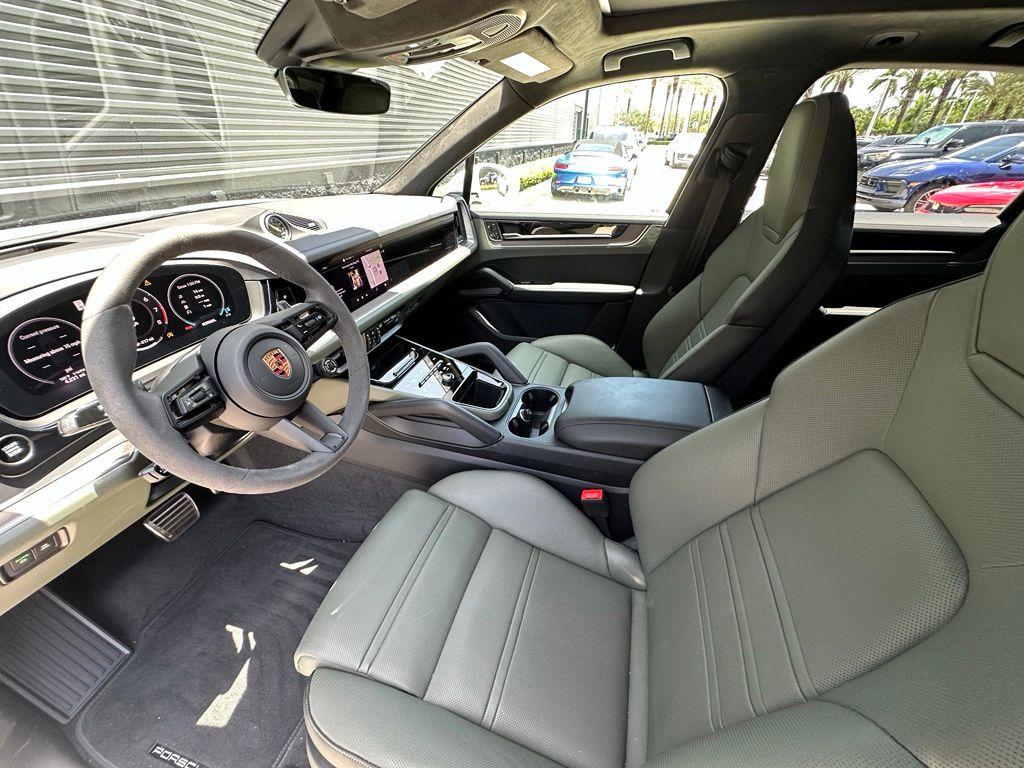 صورة 4 لـ 2026 Porsche CAYENNE GTS