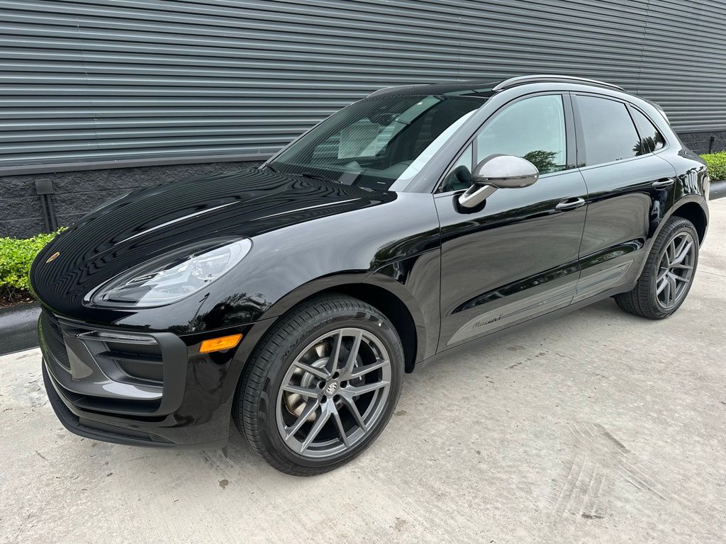 صورة 7 لـ 2026 Porsche MACAN T