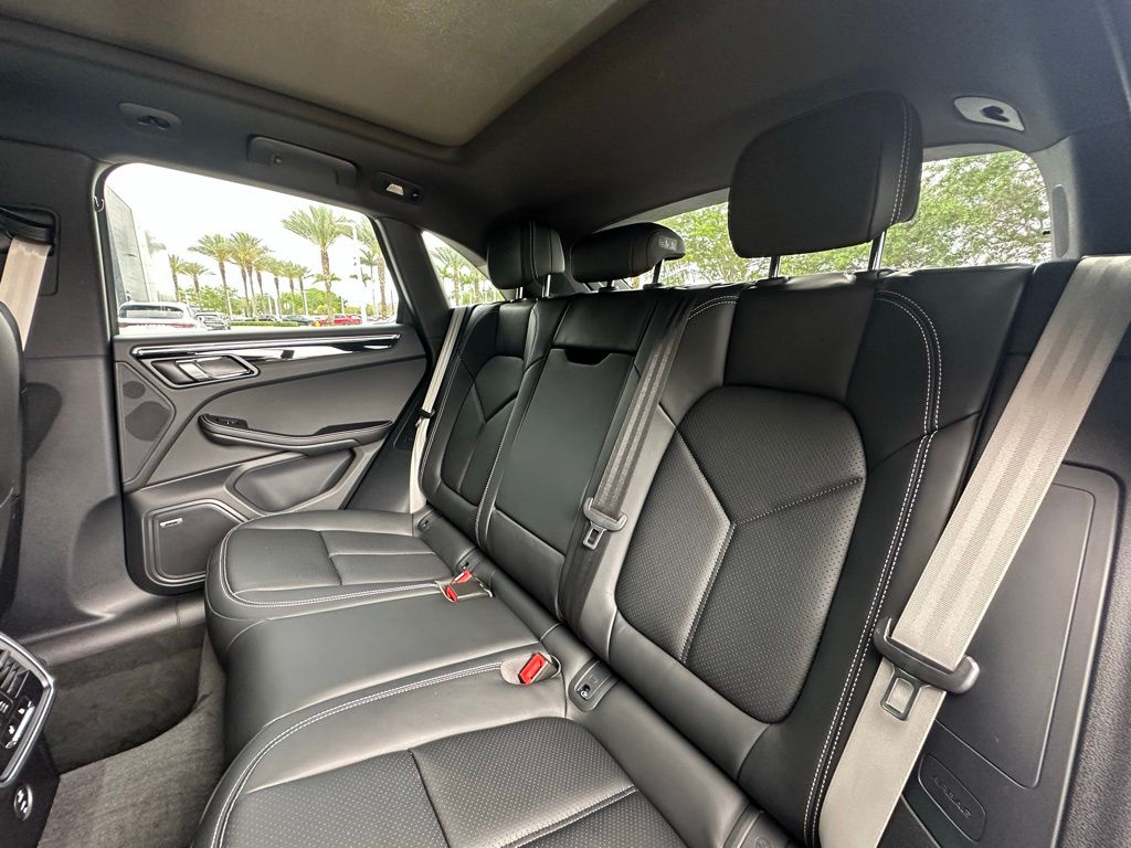 2026 Porsche MACAN — миниатюра 36