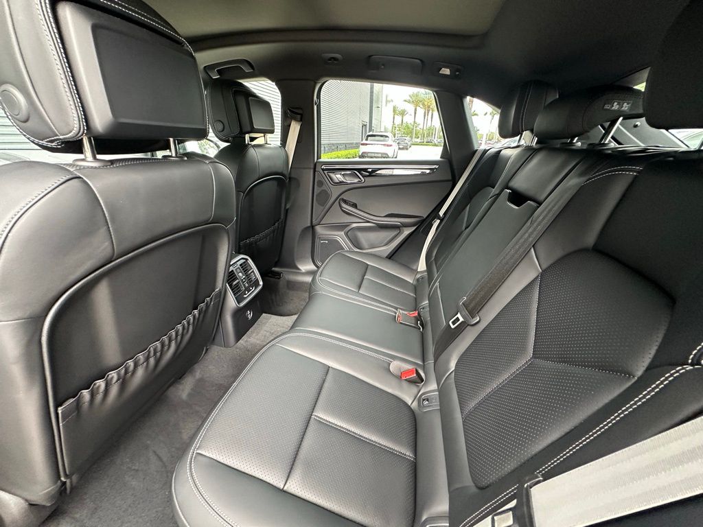 2026 Porsche MACAN — миниатюра 35