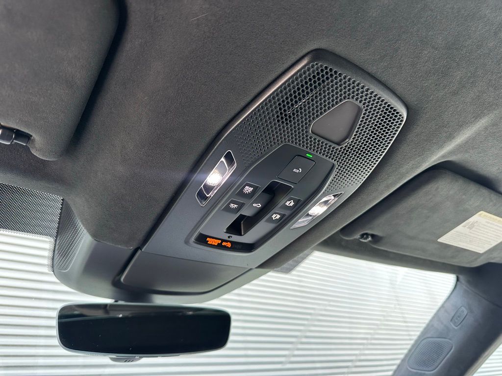 2026 Porsche MACAN TURBO — миниатюра 38