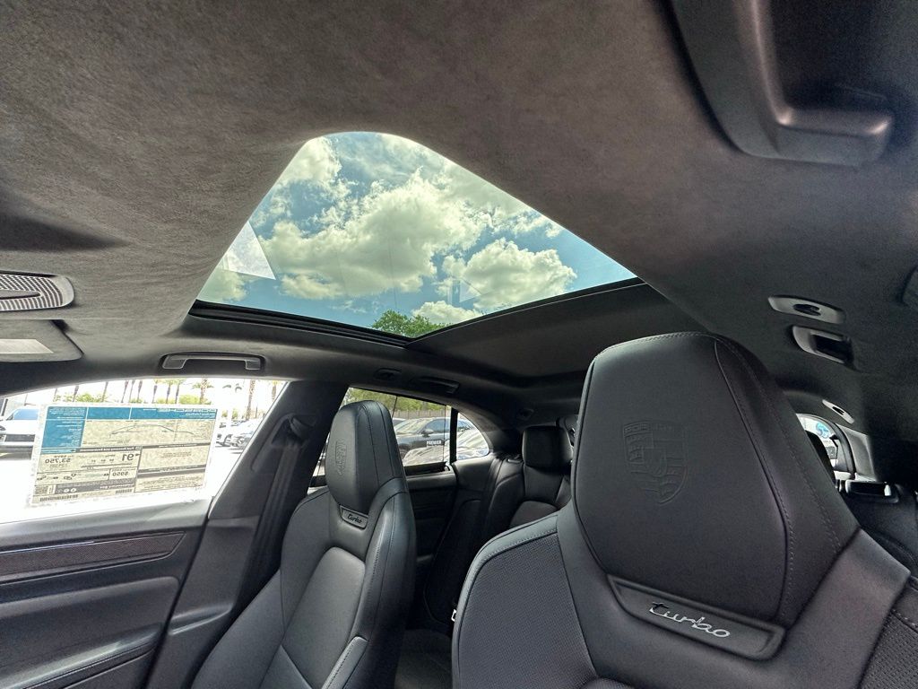 2026 Porsche MACAN TURBO — миниатюра 26