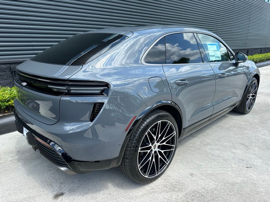 2026 Porsche MACAN TURBO — миниатюра 9