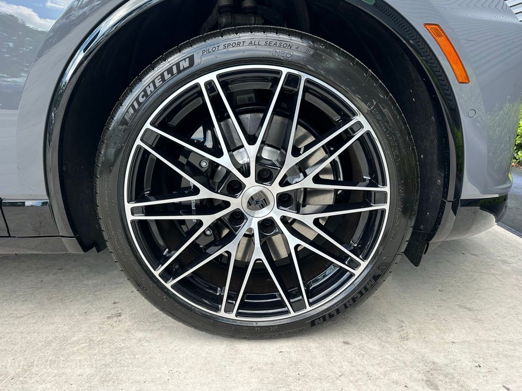 2026 Porsche MACAN TURBO — миниатюра 15