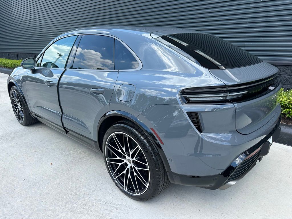 2026 Porsche MACAN TURBO — миниатюра 3