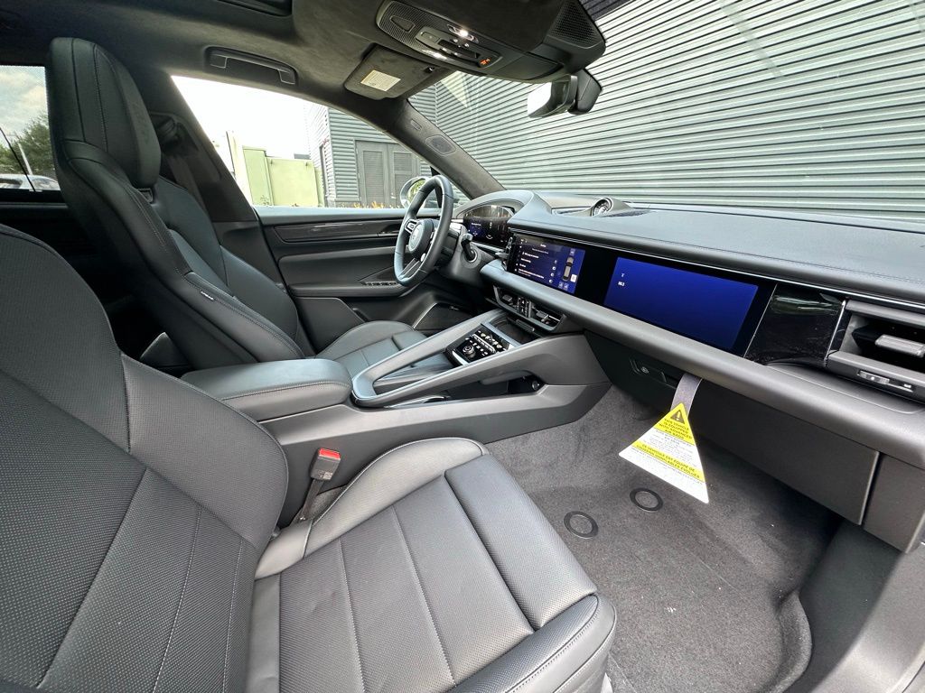 2026 Porsche MACAN TURBO — миниатюра 42