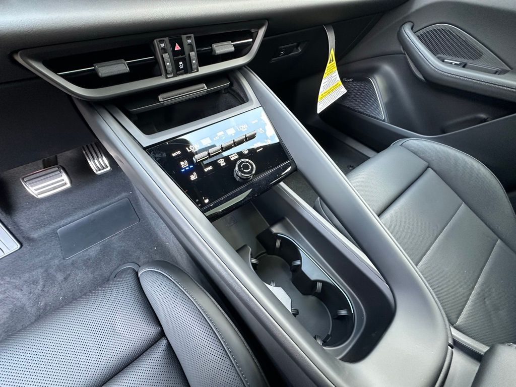 2026 Porsche MACAN TURBO — миниатюра 30