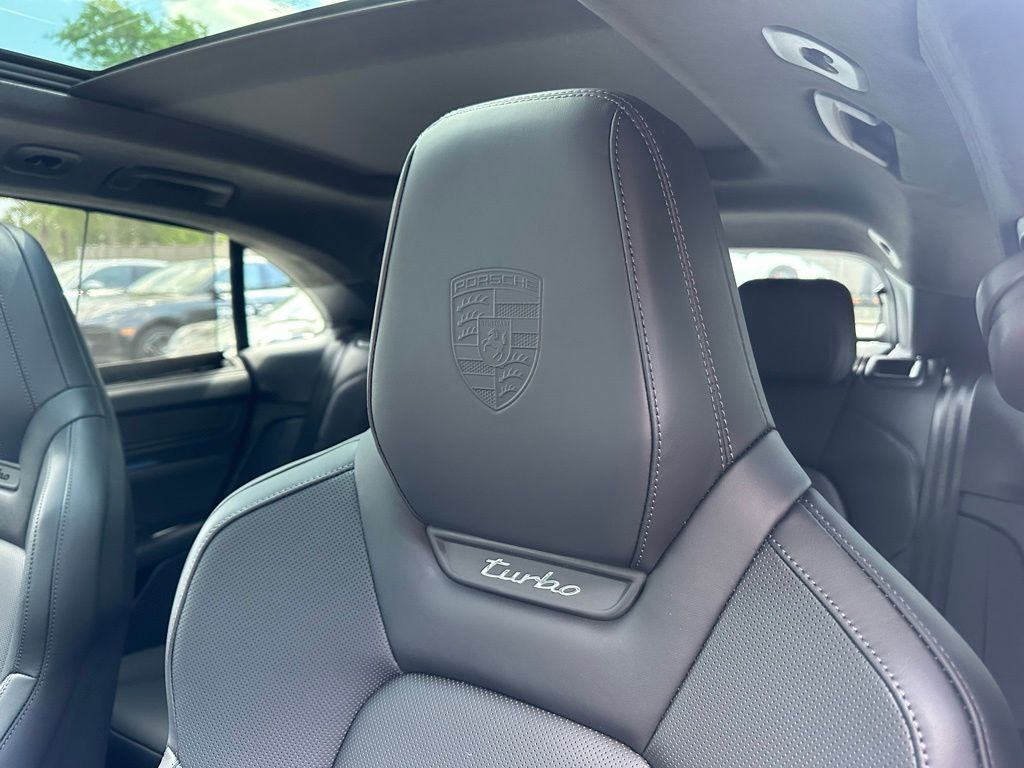 2026 Porsche MACAN TURBO — миниатюра 25
