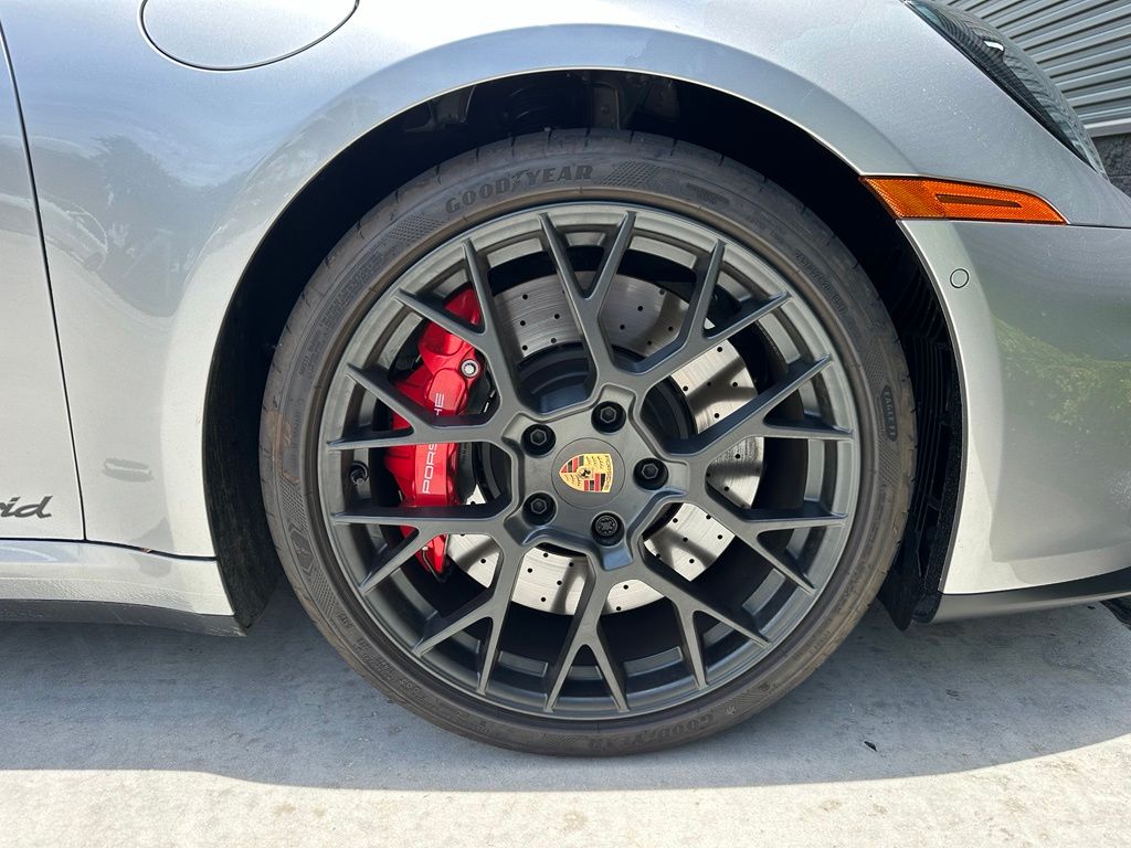 صورة مصغرة 18 لـ 2025 Porsche 911 CARRERA 4 GTS