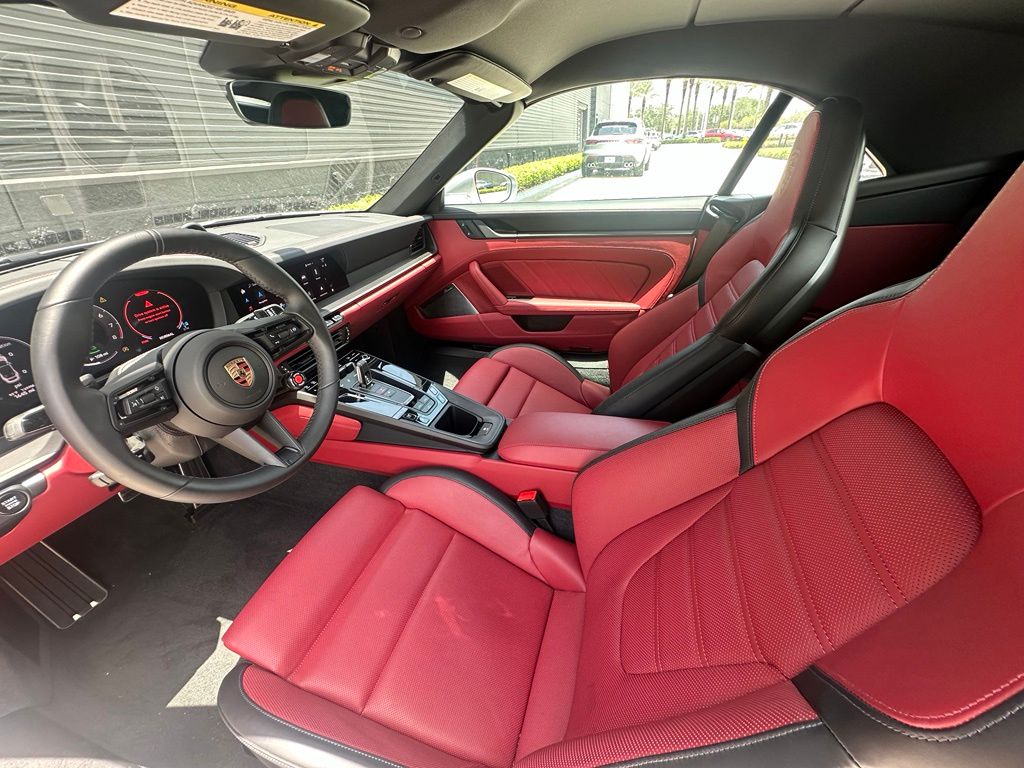 2025 Porsche 911 CARRERA 4 GTS — фото 4