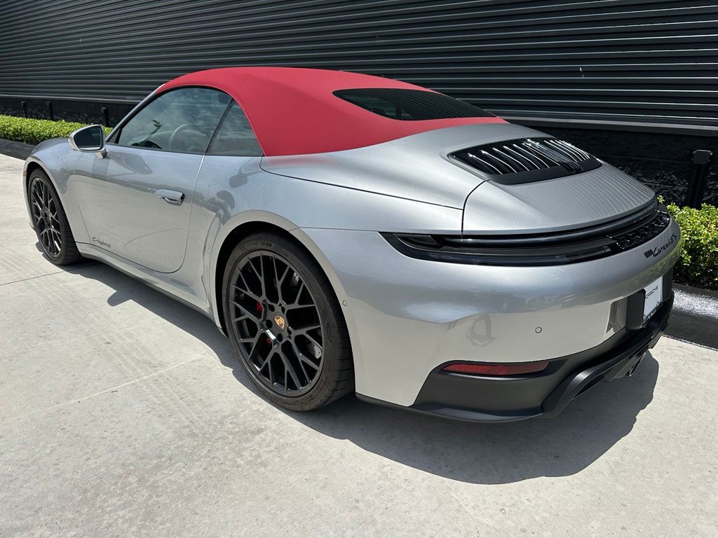 2025 Porsche 911 CARRERA 4 GTS — фото 3