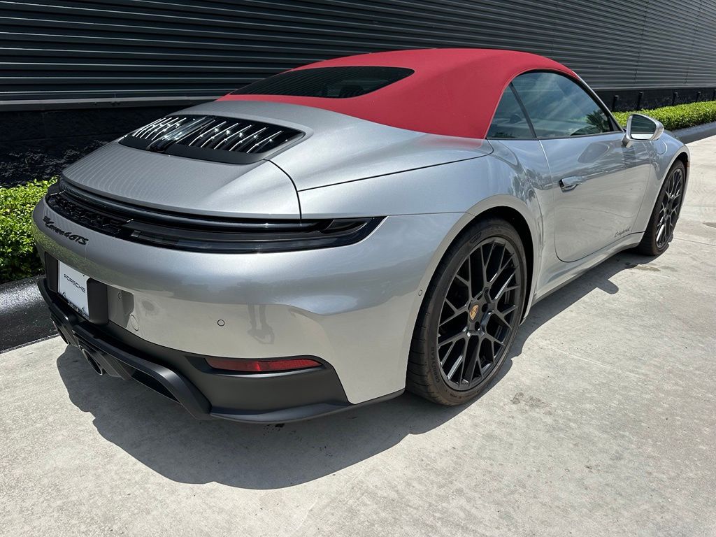 2025 Porsche 911 CARRERA 4 GTS — фото 10