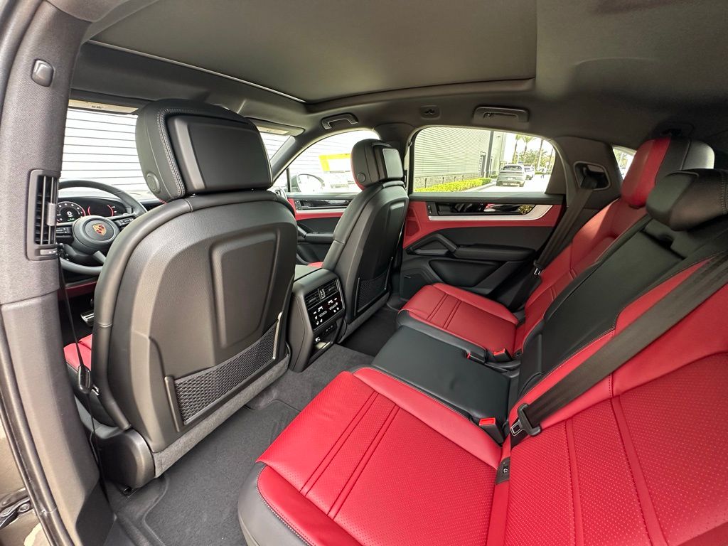 صورة مصغرة 38 لـ 2026 Porsche CAYENNE S