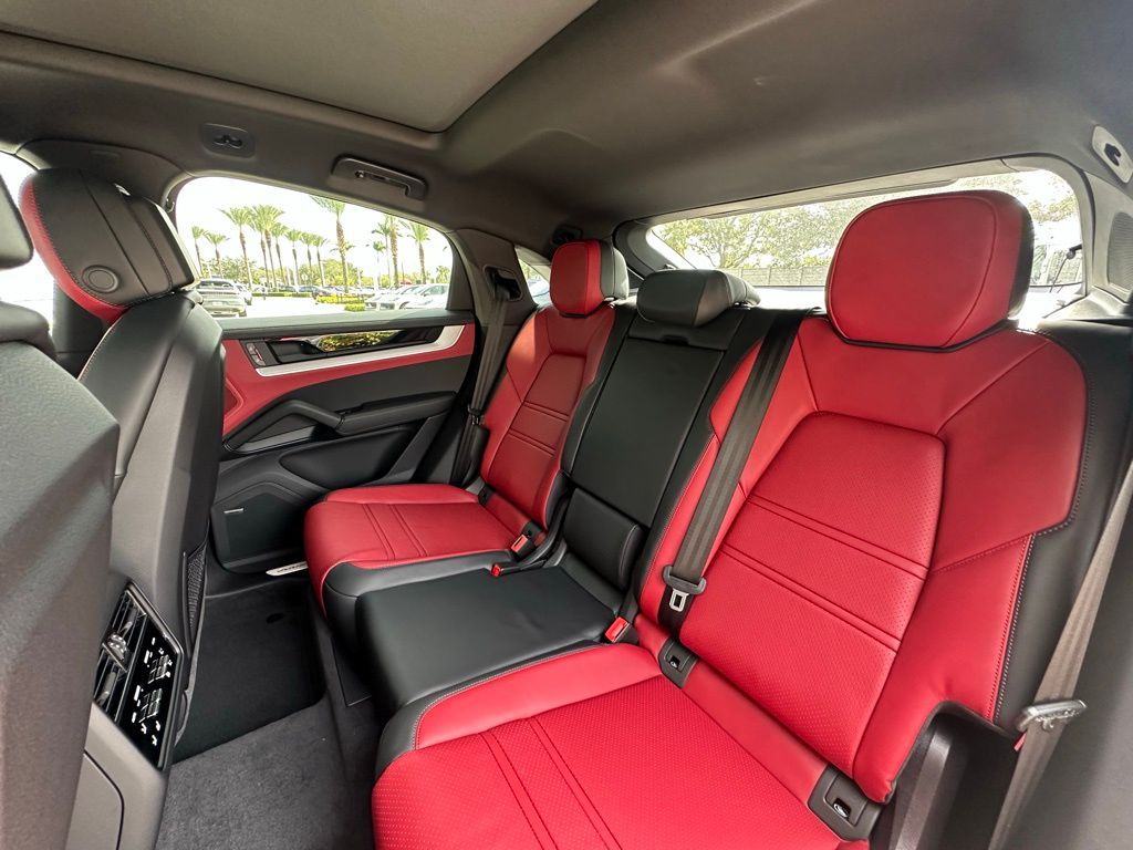 صورة مصغرة 39 لـ 2026 Porsche CAYENNE S