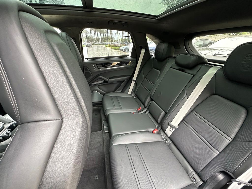 2025 Porsche CAYENNE GTS 缩略图 42