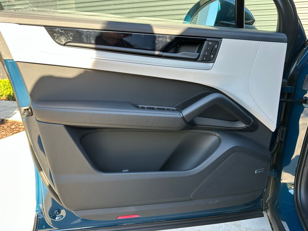 2026 Porsche CAYENNE S 缩略图 18