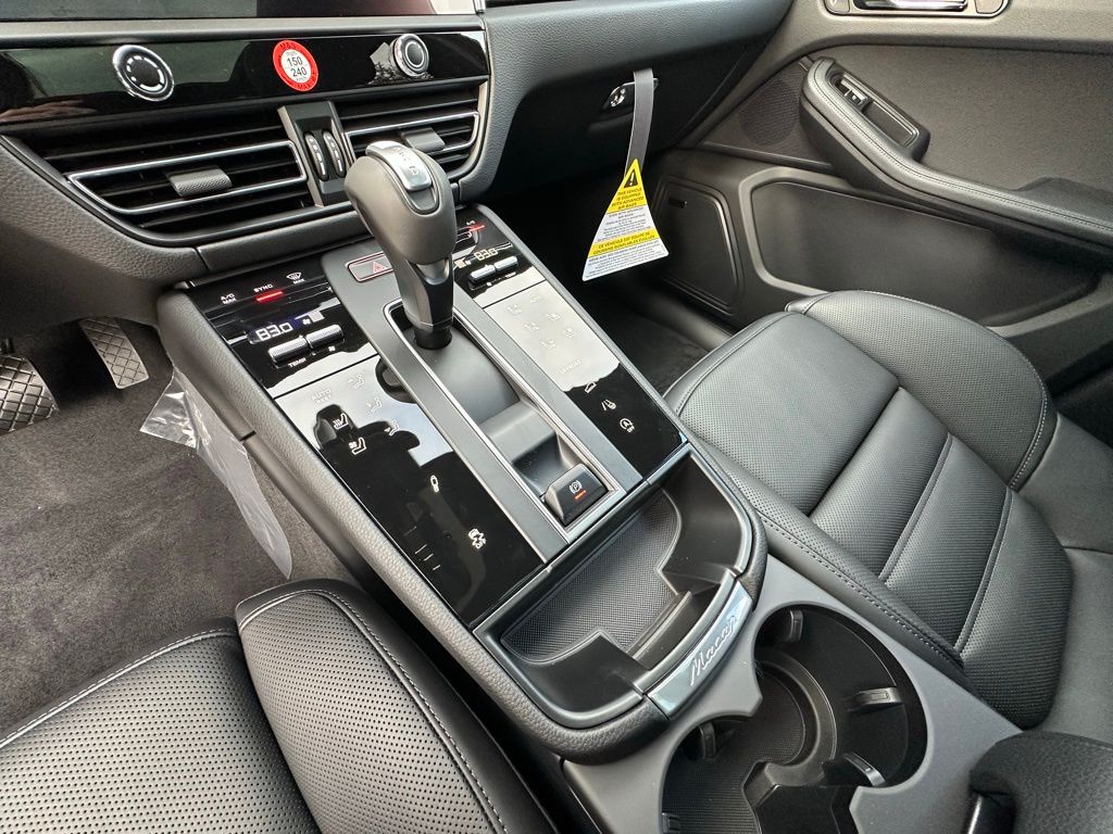 صورة مصغرة 30 لـ 2026 Porsche MACAN