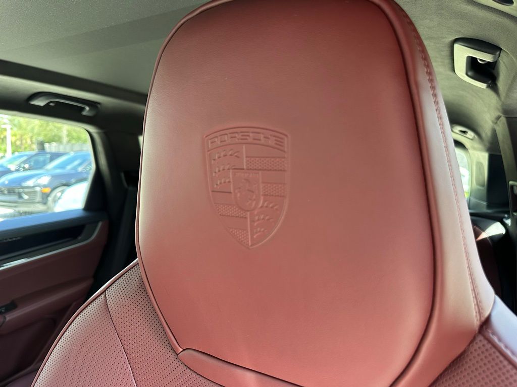 2025 Porsche CAYENNE TURBO — миниатюра 18