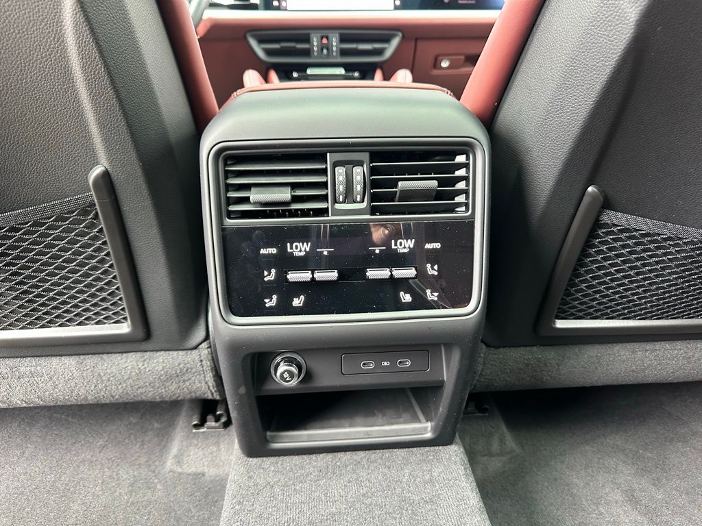 2026 Porsche CAYENNE BASE 缩略图 39