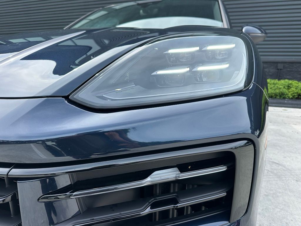 صورة 9 لـ 2026 Porsche CAYENNE S COUPE AWD