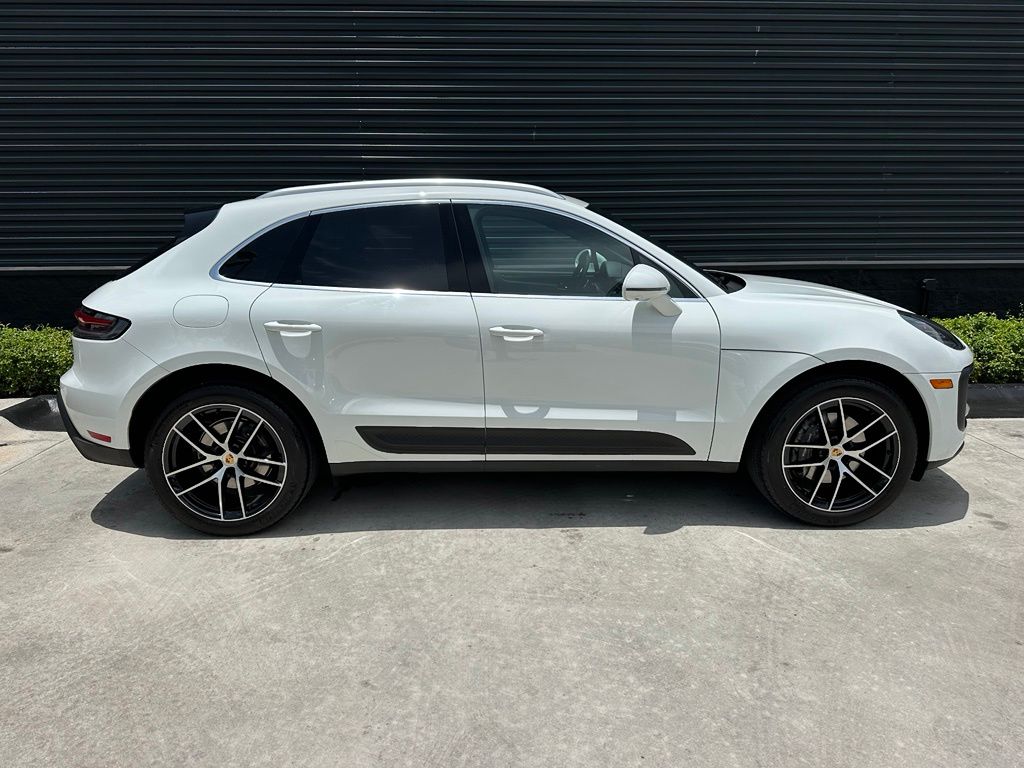 صورة مصغرة 11 لـ 2024 Porsche MACAN