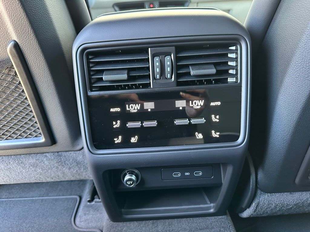 صورة مصغرة 37 لـ 2026 Porsche CAYENNE BASE