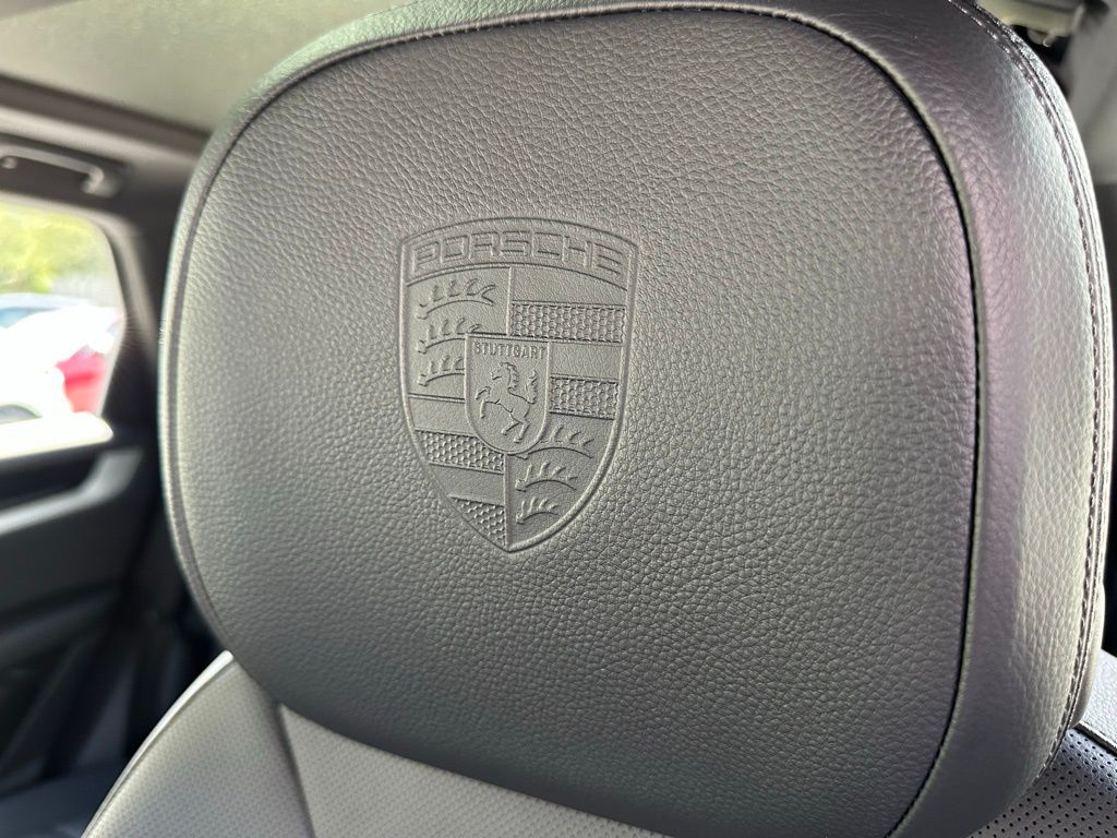 صورة مصغرة 18 لـ 2025 Porsche CAYENNE AWD