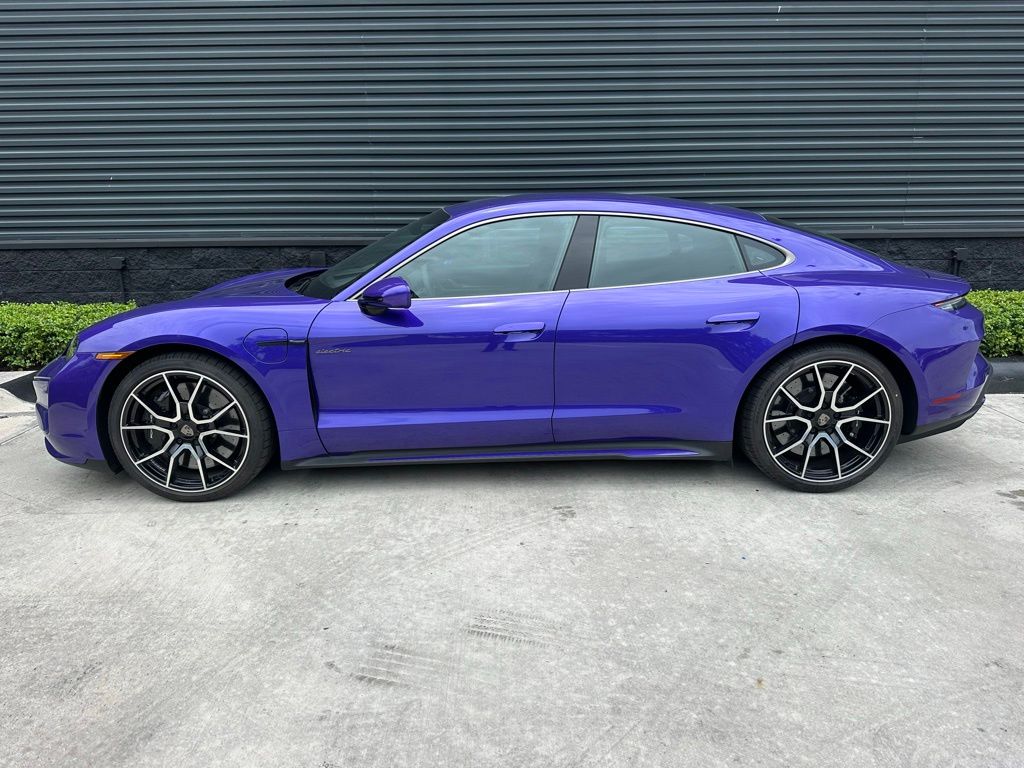 2025 Porsche TAYCAN TURBO 照片 2