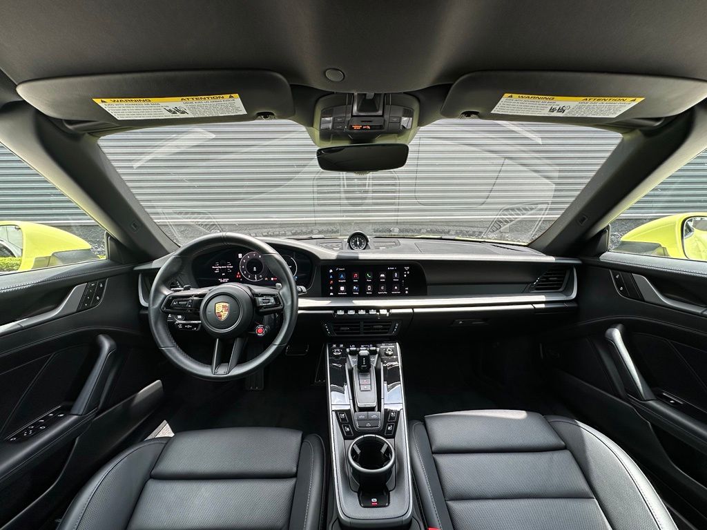 صورة 6 لـ 2025 Porsche 911 CARRERA