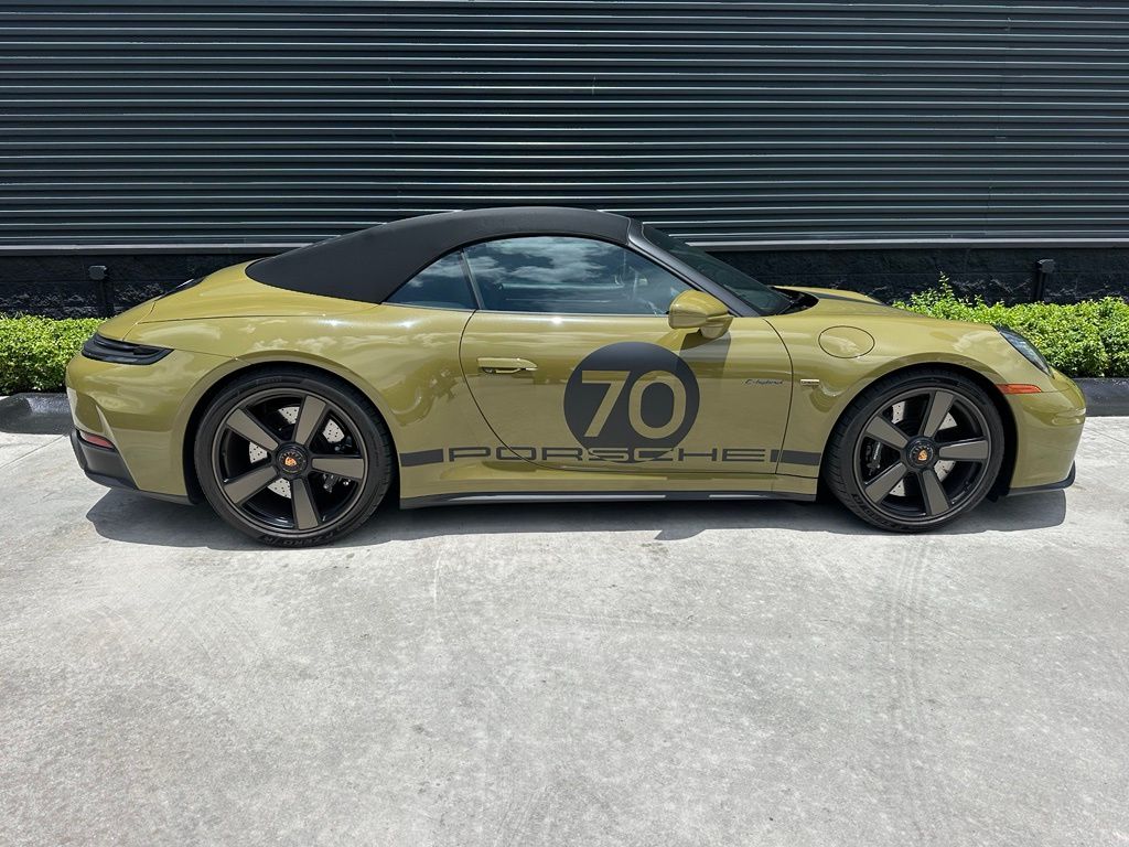 صورة مصغرة 11 لـ 2026 Porsche 911 CARRERA GTS