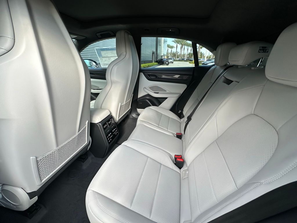صورة مصغرة 39 لـ 2026 Porsche MACAN GTS
