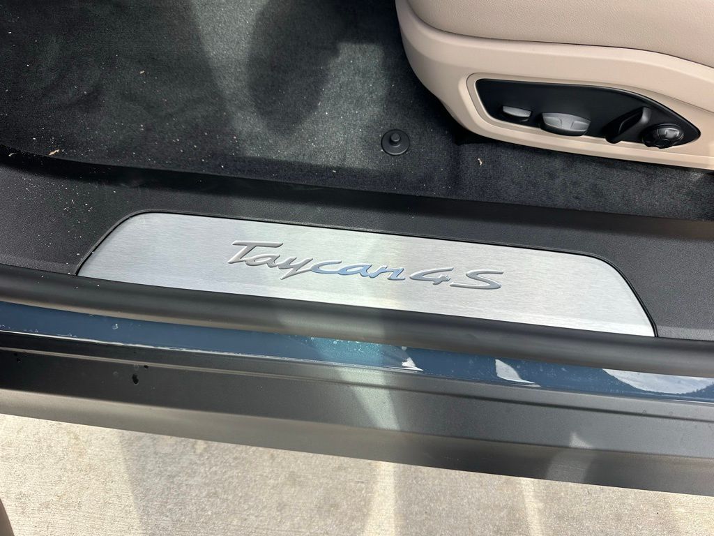 2026 Porsche TAYCAN 4S — миниатюра 24