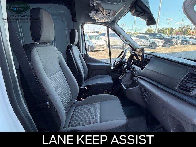صورة مصغرة 16 لـ 2026 FORD TRANSIT-250 148 WB MEDIUM ROOF CARGO