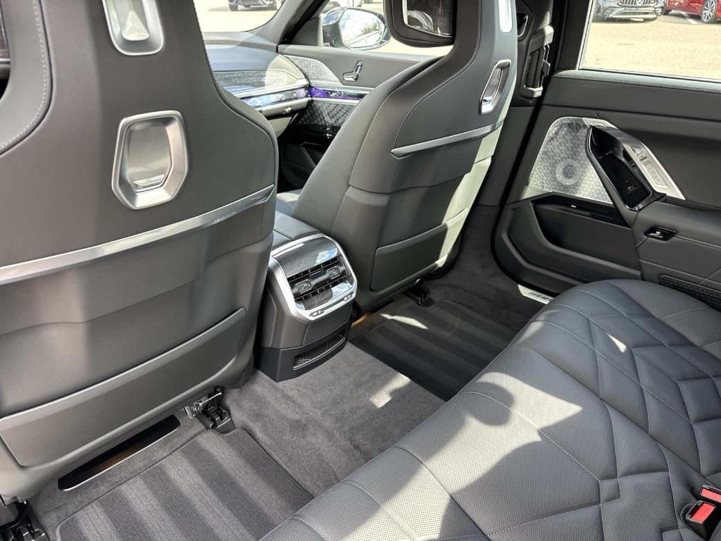 2026 BMW 750E XDRIVE — миниатюра 12