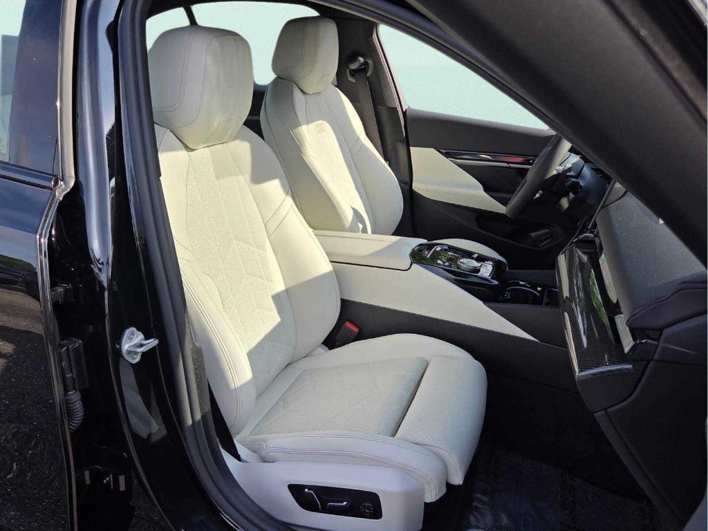 صورة مصغرة 18 لـ 2027 BMW 530 I