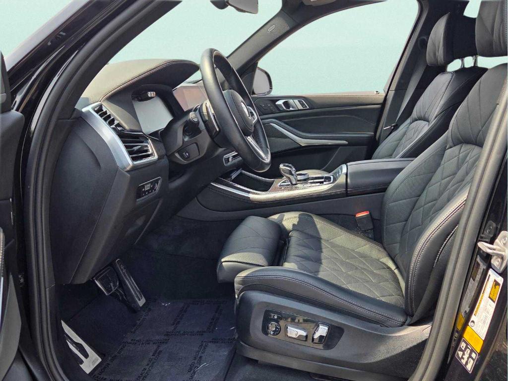 صورة 10 لـ 2023 BMW X5 M50I