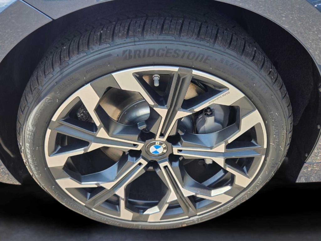 2026 BMW 330 I — миниатюра 9