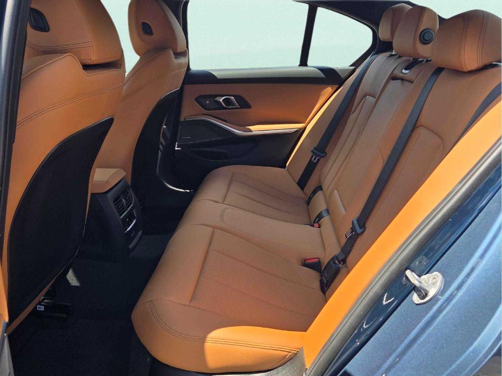 2026 BMW 330 I — миниатюра 11
